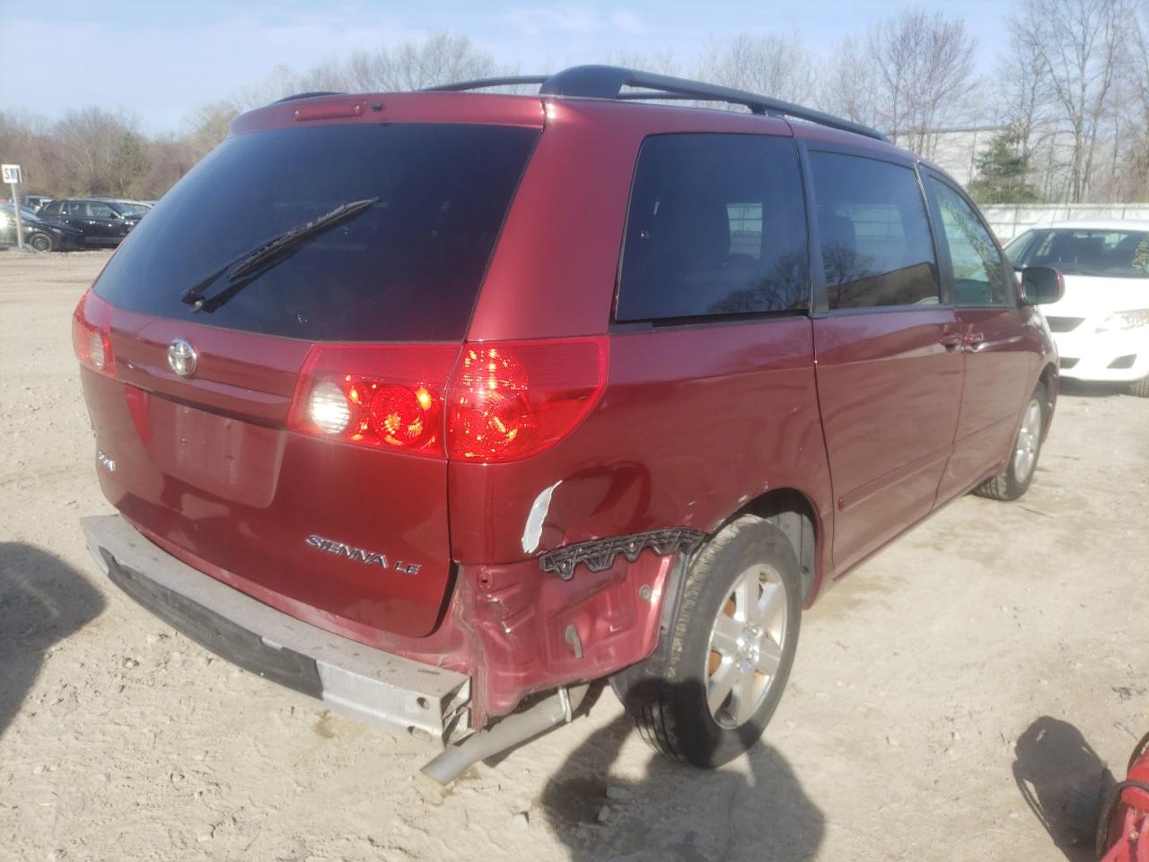 Photo 4 from auction – 2010 TOYOTA SIENNA CE with VIN 5TDKK4CC5AS340422