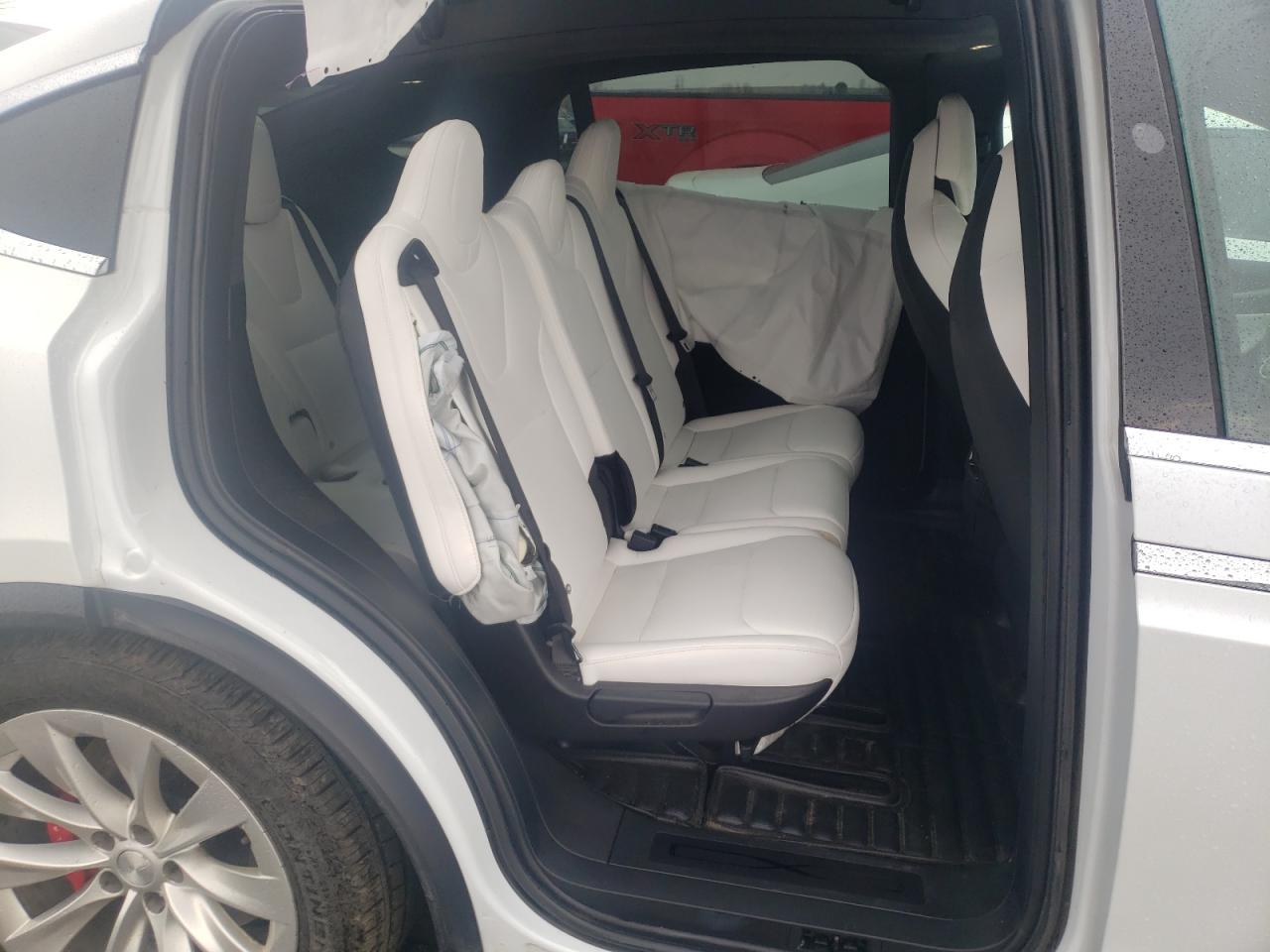 Photo 6 from auction – 2019 TESLA MODEL X with VIN 5YJXCAE48KF189542