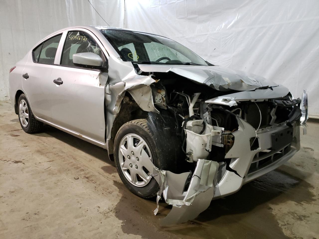 NISSAN VERSA S 2016 with VIN 3N1CN7AP5GL855604 - Photo from auction