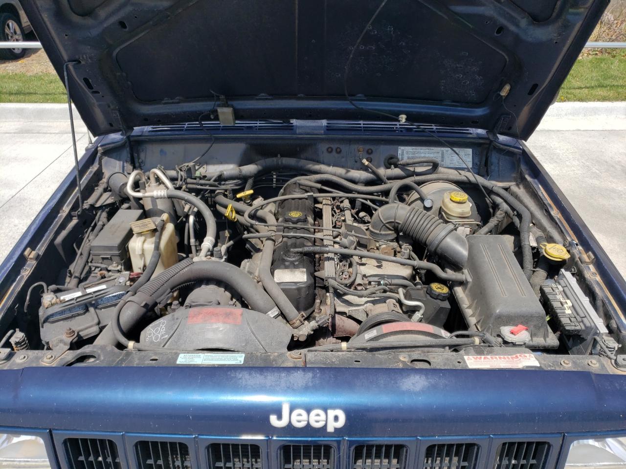 Photo 7 from auction – 2001 JEEP CHEROKEE S with VIN 1J4FF48SX1L580423