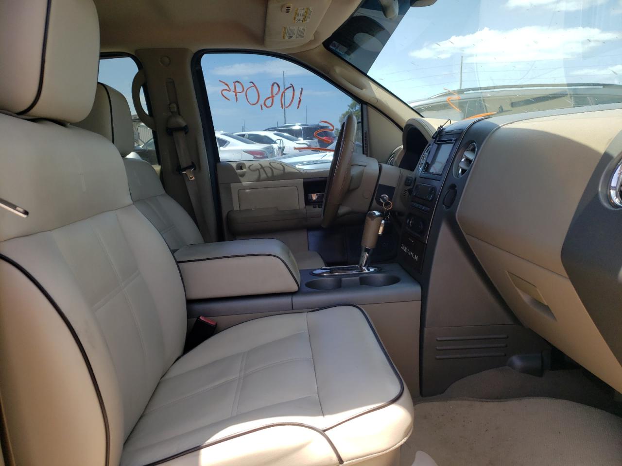 صورة رقم 5 من المزاد - 2006 LINCOLN MARK LT مع VIN 5LTPW16546FJ05181
