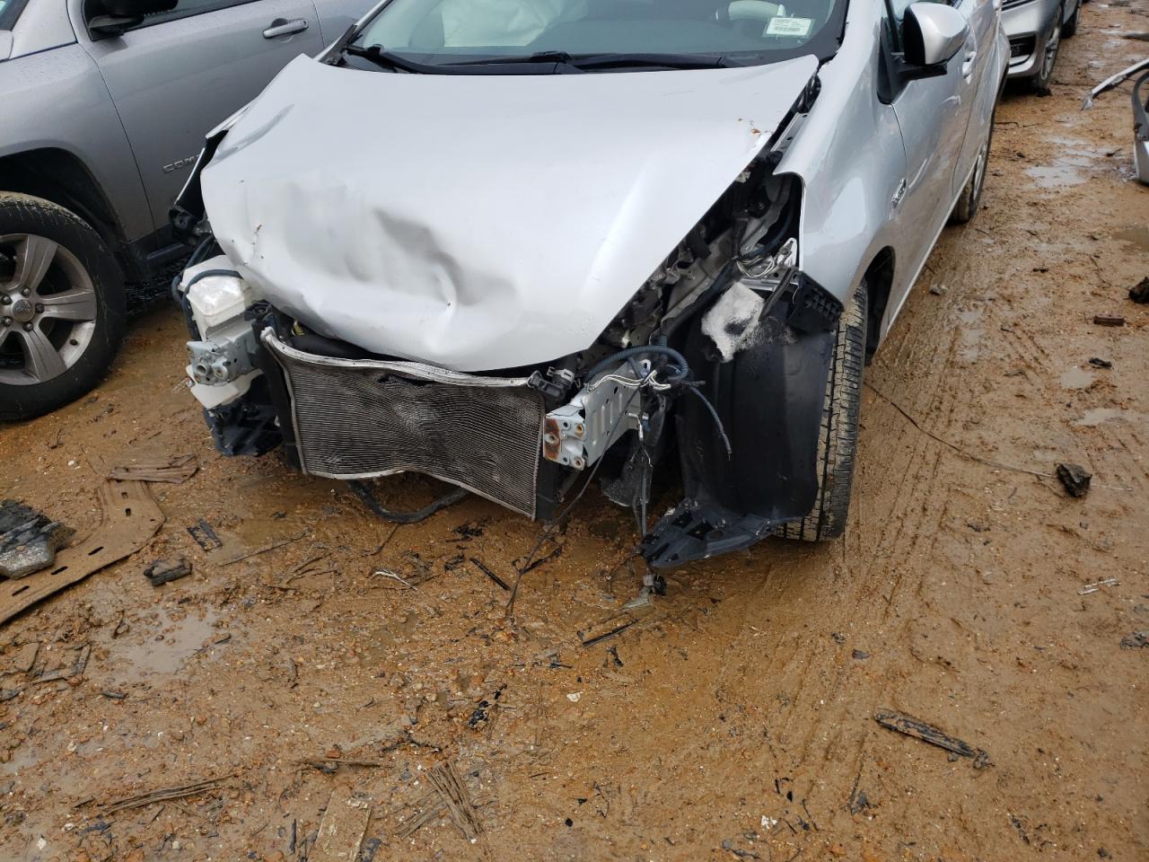 Photo 9 from auction – 2015 TOYOTA PRIUS C with VIN JTDKDTB39F1103734