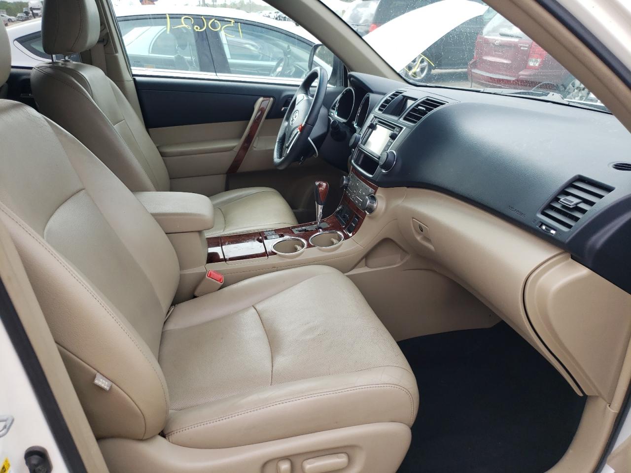 Photo 5 from auction – 2013 TOYOTA HIGHLANDER with VIN 5TDYK3EHXDS121960