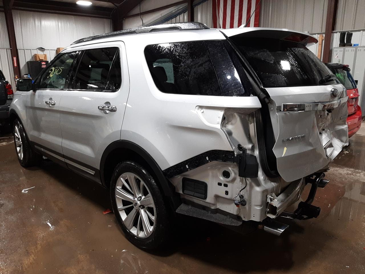 Photo 3 from auction – 2018 FORD EXPLORER L with VIN 1FM5K7FH9JGC34809