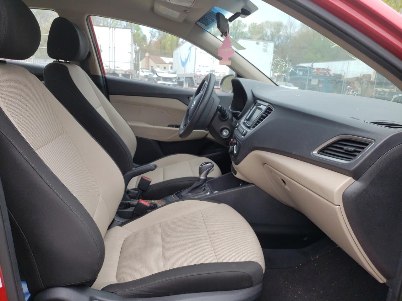 Photo 5 from auction – 2018 HYUNDAI ACCENT SE with VIN 3KPC24A3XJE026282