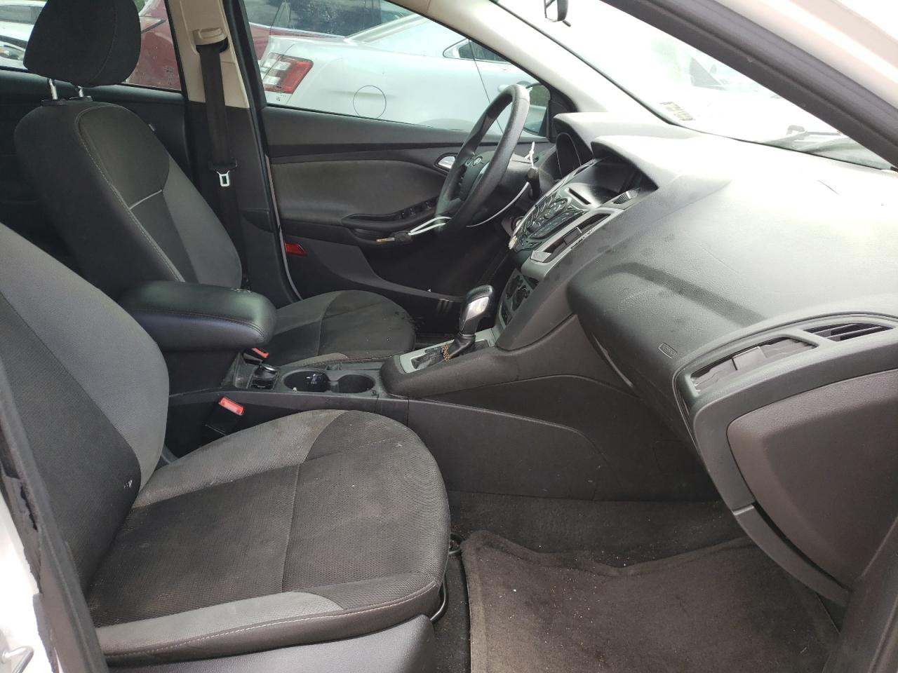 Photo 5 from auction – 2014 FORD FOCUS SE with VIN 1FADP3F29EL417250