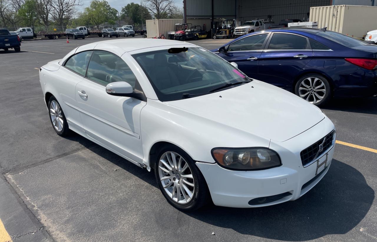 VOLVO C70 T5 2009 with VIN YV1MC67219J070143 - Photo from auction