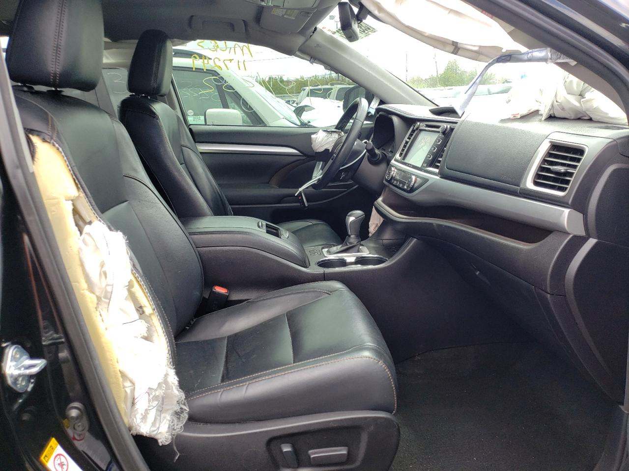 Photo 5 from auction – 2017 TOYOTA HIGHLANDER with VIN 5TDJZRFH9HS514286