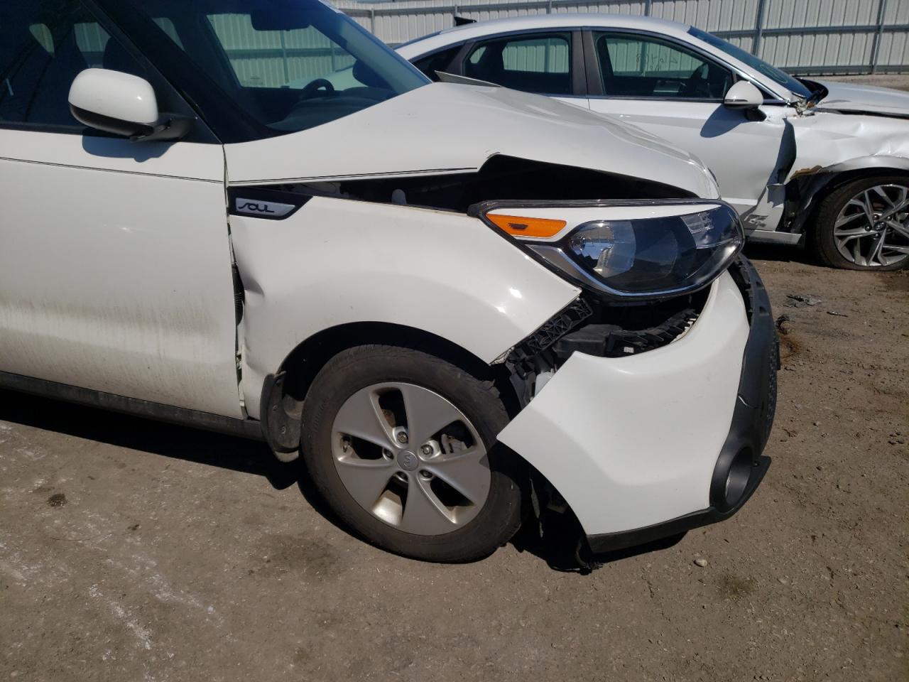 Photo 9 from auction – 2015 KIA SOUL with VIN KNDJN2A23F7236045