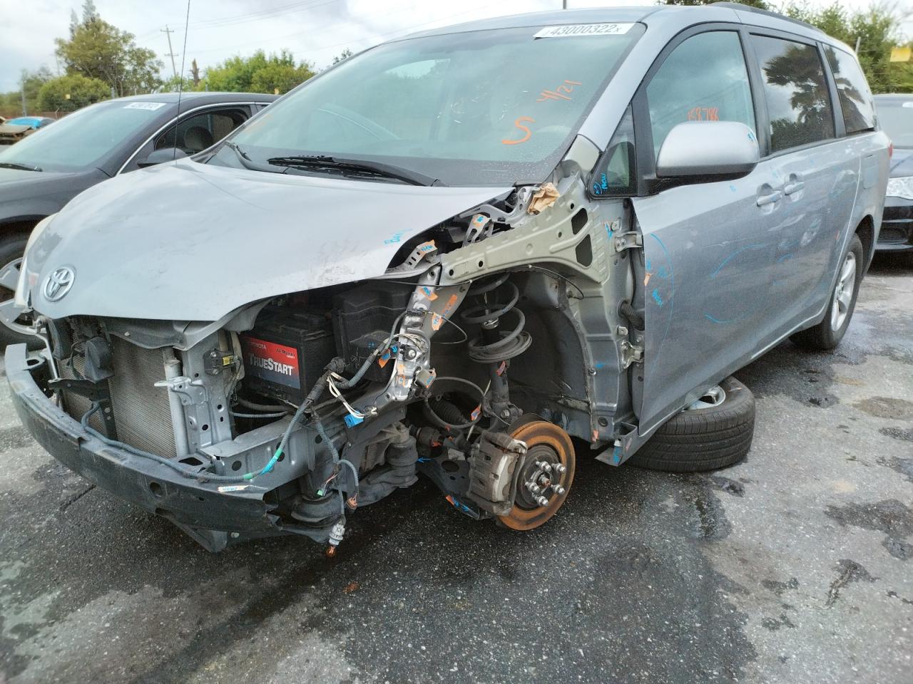 Photo 9 from auction – 2011 TOYOTA SIENNA LE with VIN 5TDKK3DC6BS017703
