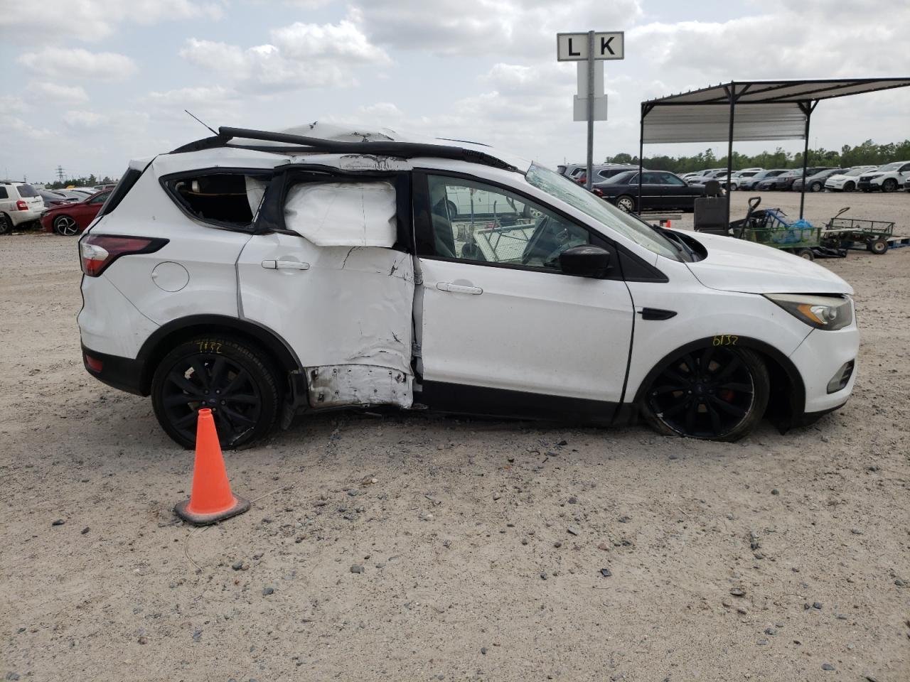 Photo 9 from auction – 2017 FORD ESCAPE SE with VIN 1FMCU0GD8HUC78140