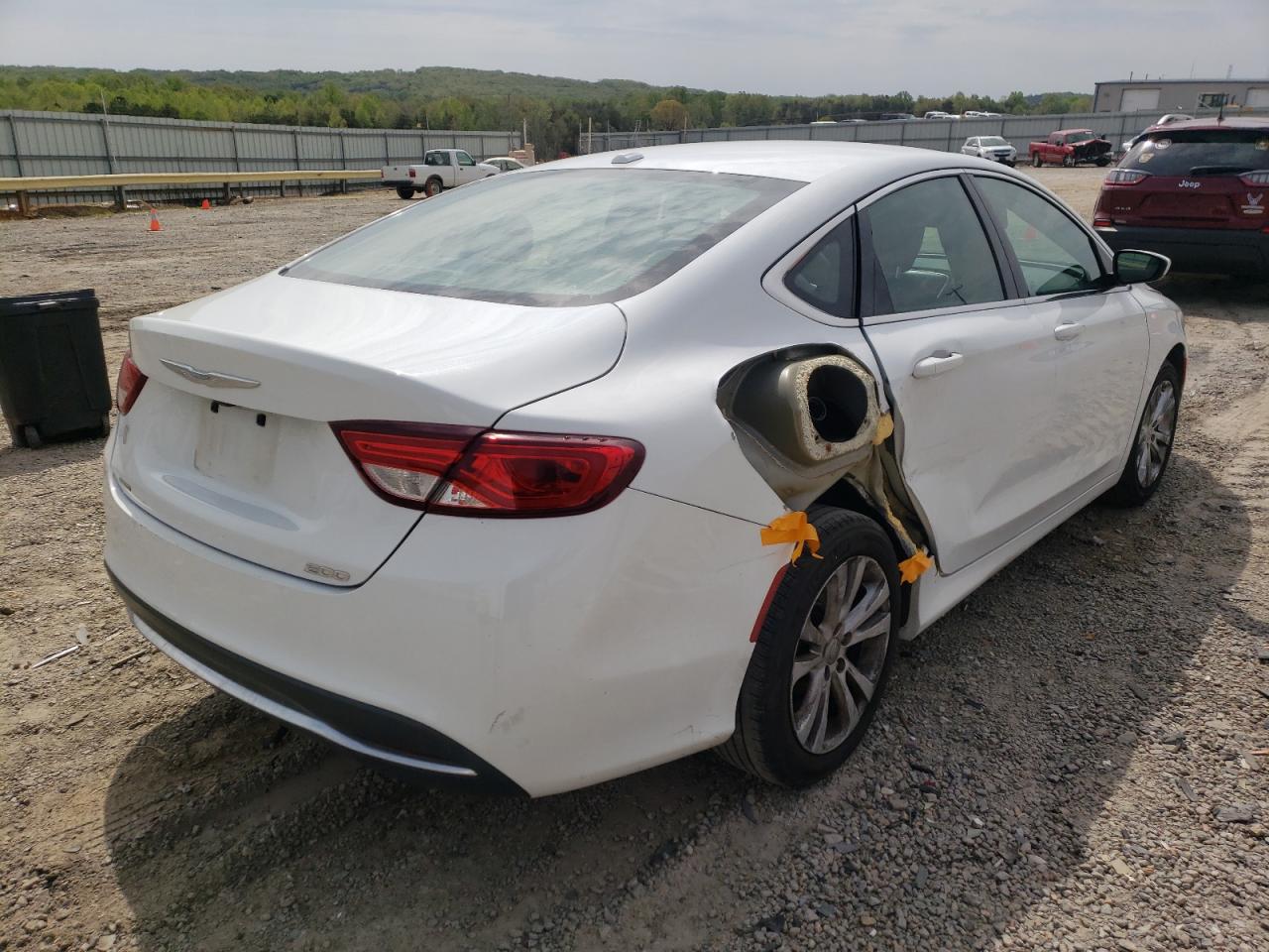 Photo 4 from auction – 2016 CHRYSLER 200 LIMITE with VIN 1C3CCCAB3GN131995