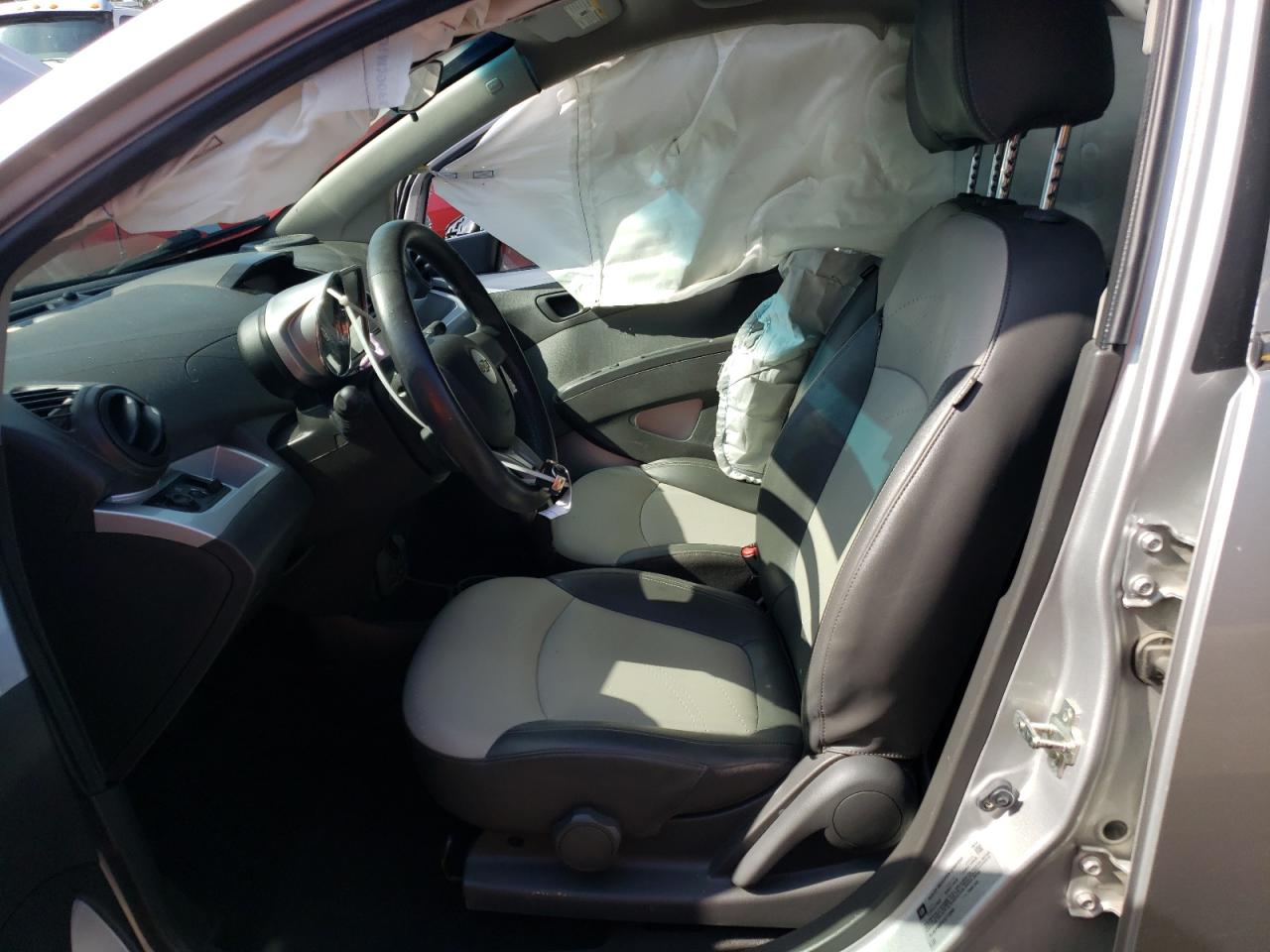 Photo 5 from auction – 2015 CHEVROLET SPARK 2LT with VIN KL8CF6S91FC712950