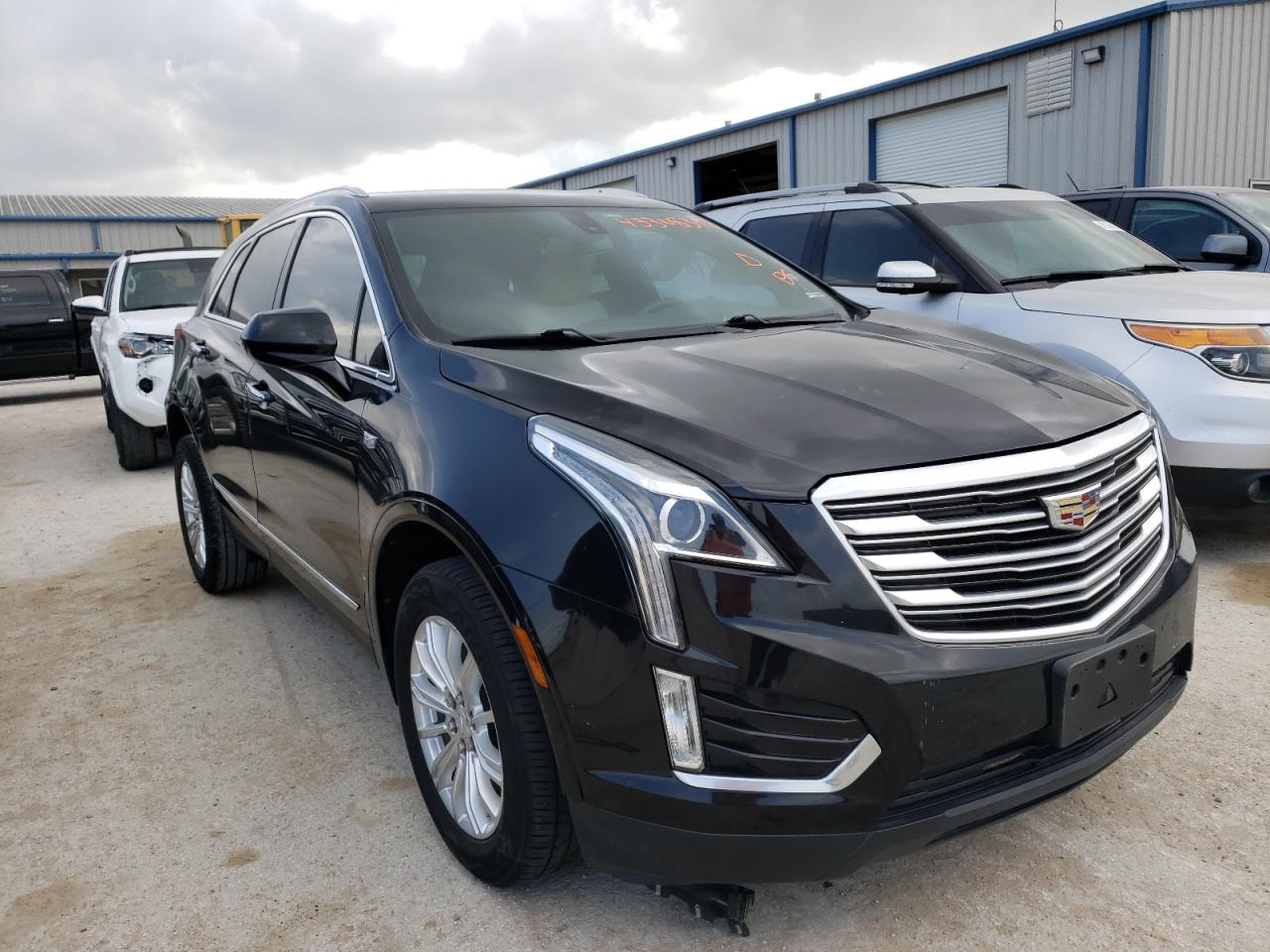 CADILLAC XT5 2017 with VIN 1GYKNARS0HZ321199 - Photo from auction