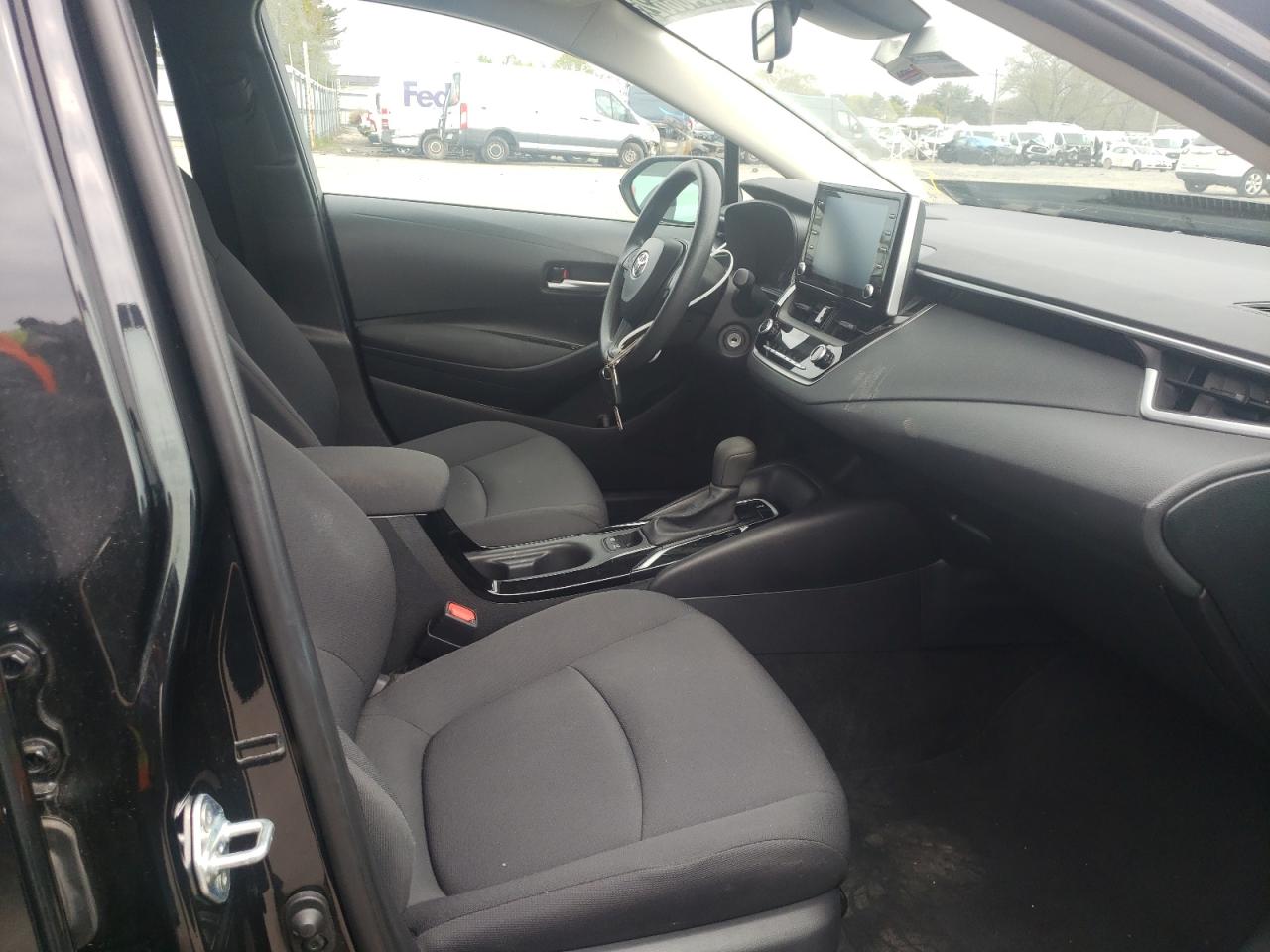 Photo 5 from auction – 2020 TOYOTA COROLLA LE with VIN 5YFEPRAE5LP037412