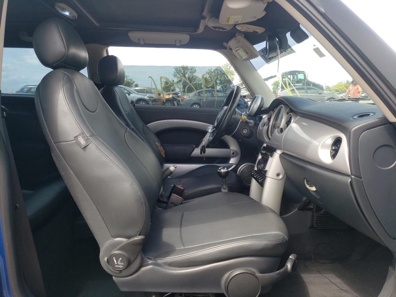 Photo 5 from auction – 2006 MINI COOPER with VIN WMWRC33526TK73291