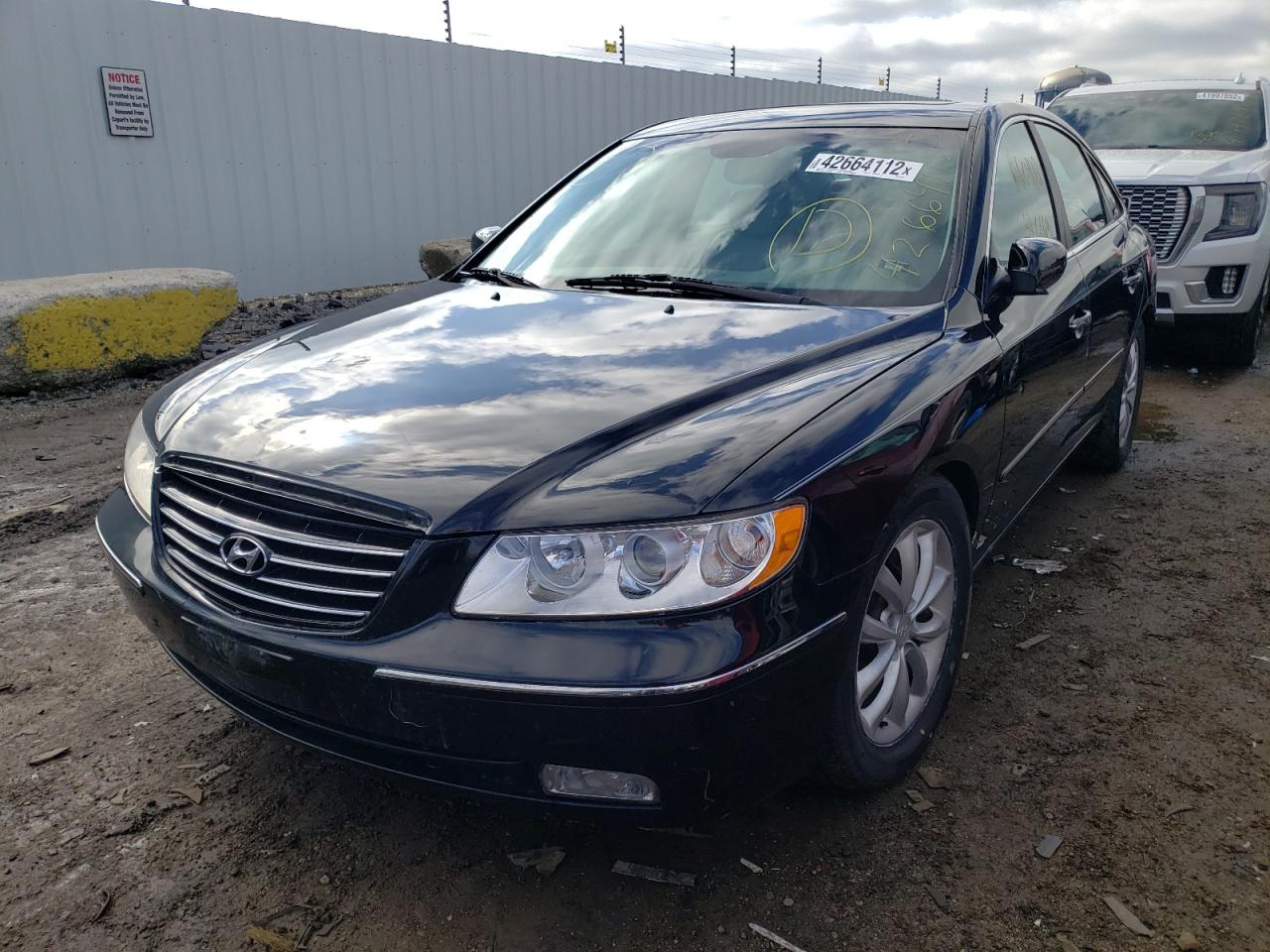 Photo 2 from auction – 2006 HYUNDAI AZERA SE with VIN KMHFC46F76A095773