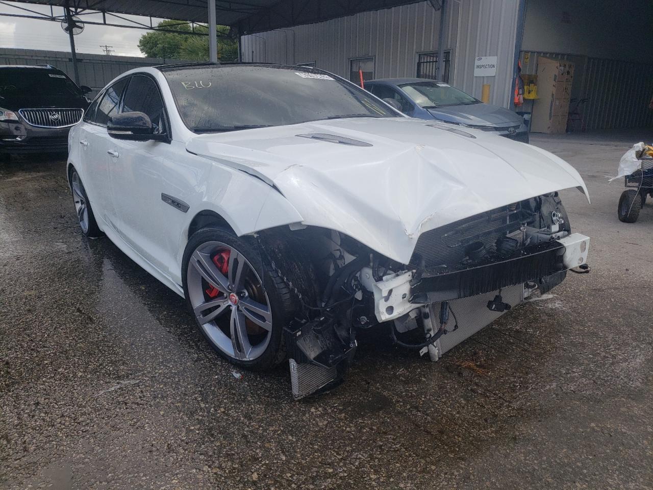 Photo 14 from auction – 2014 JAGUAR XJR with VIN SAJWA1EK4EMV65263