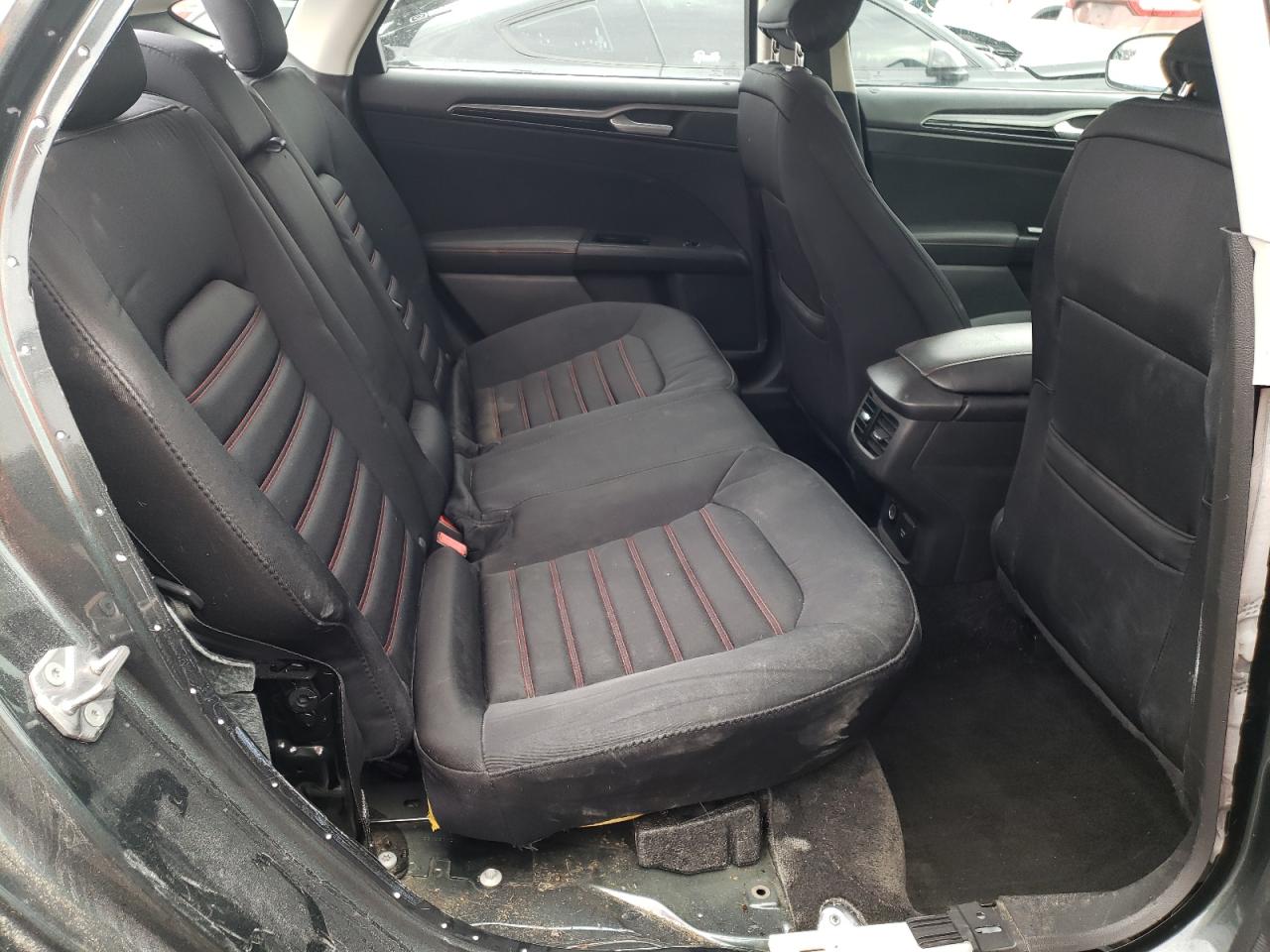 Photo 6 from auction – 2015 FORD FUSION SE with VIN 3FA6P0LU7FR225857