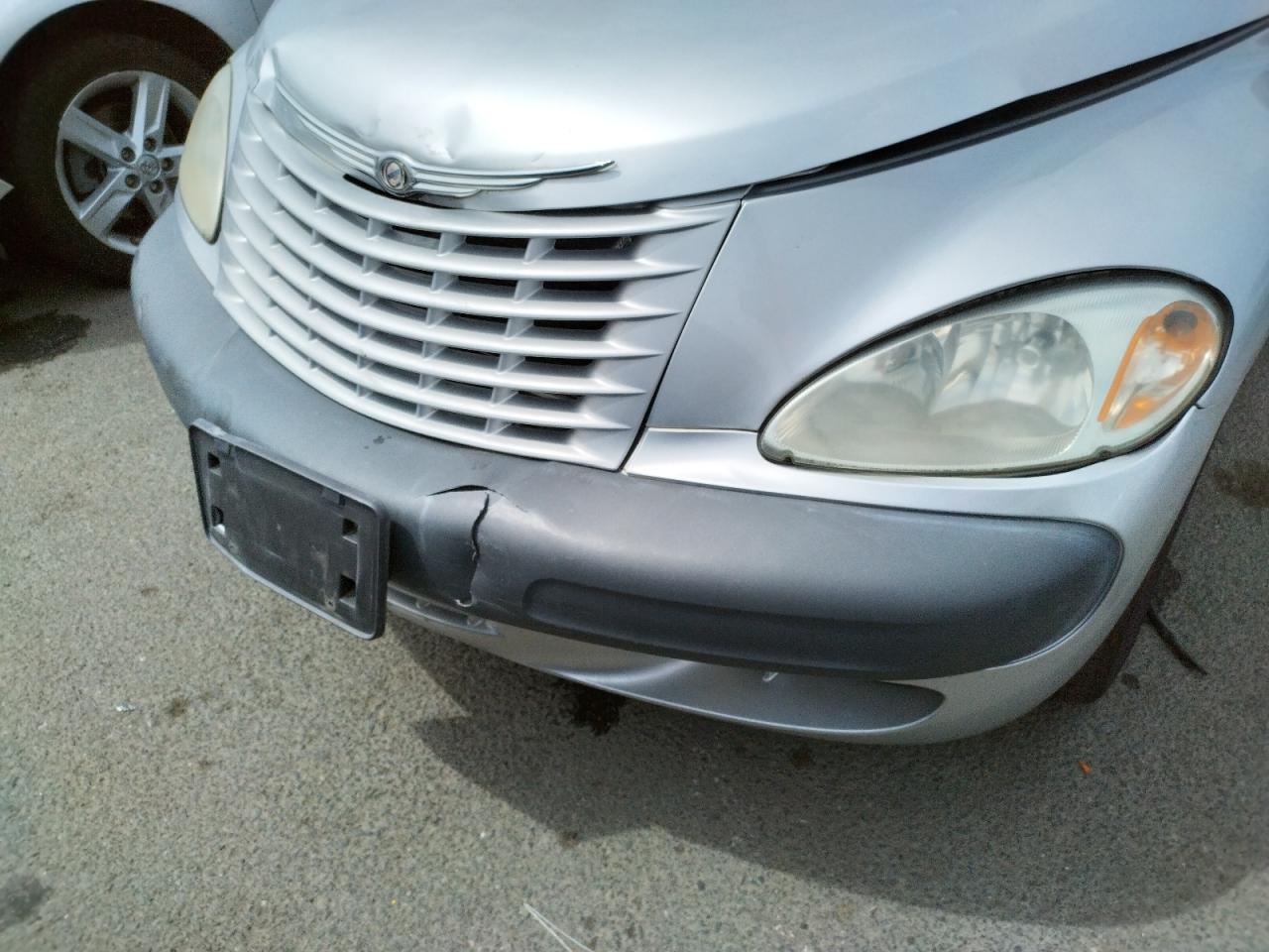 Photo 9 from auction – 2002 CHRYSLER PT CRUISER with VIN 3C8FY58B12T258537