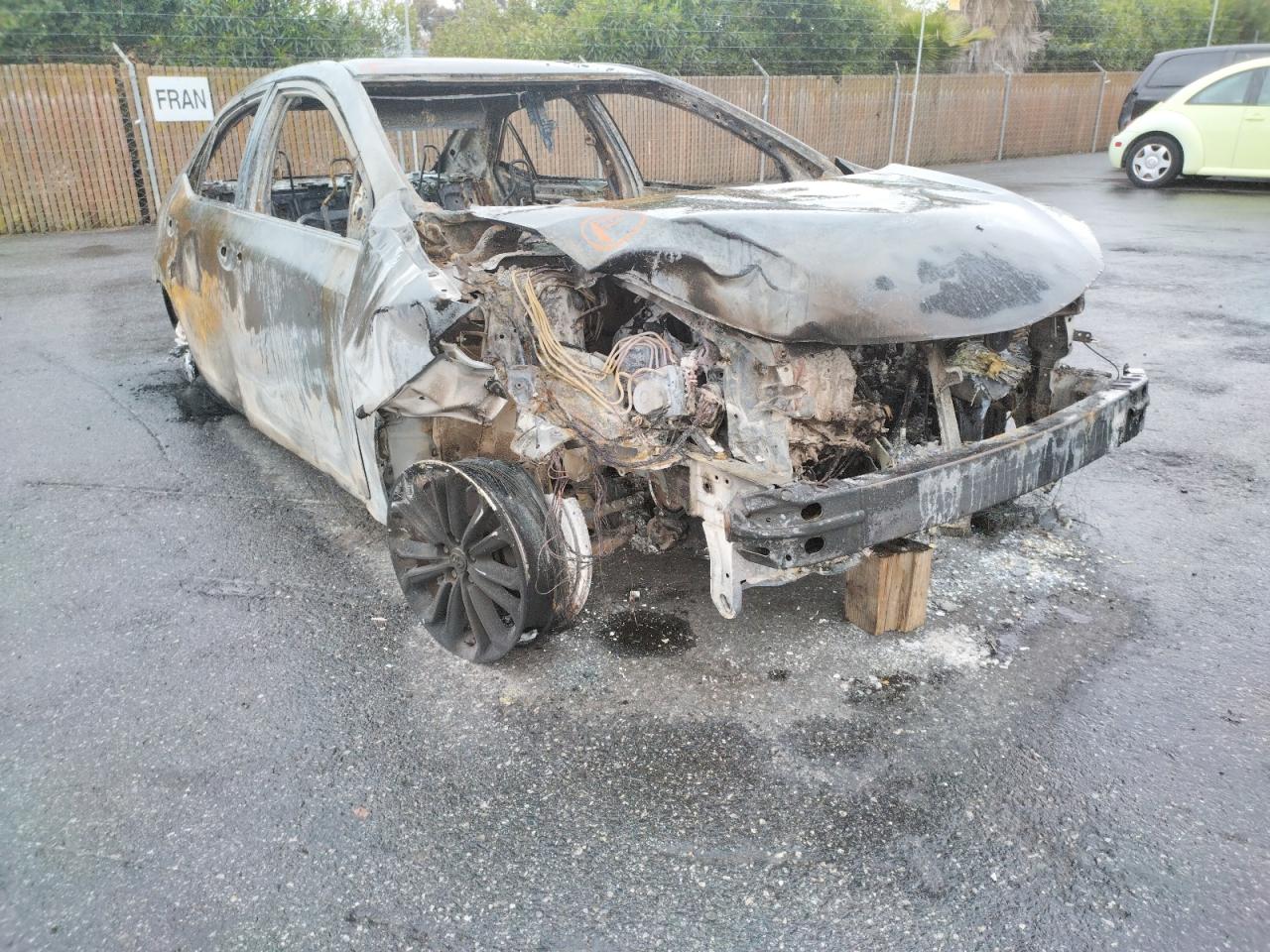 TOYOTA COROLLA L 2014 with VIN 5YFBURHE4EP044291 - Photo from auction