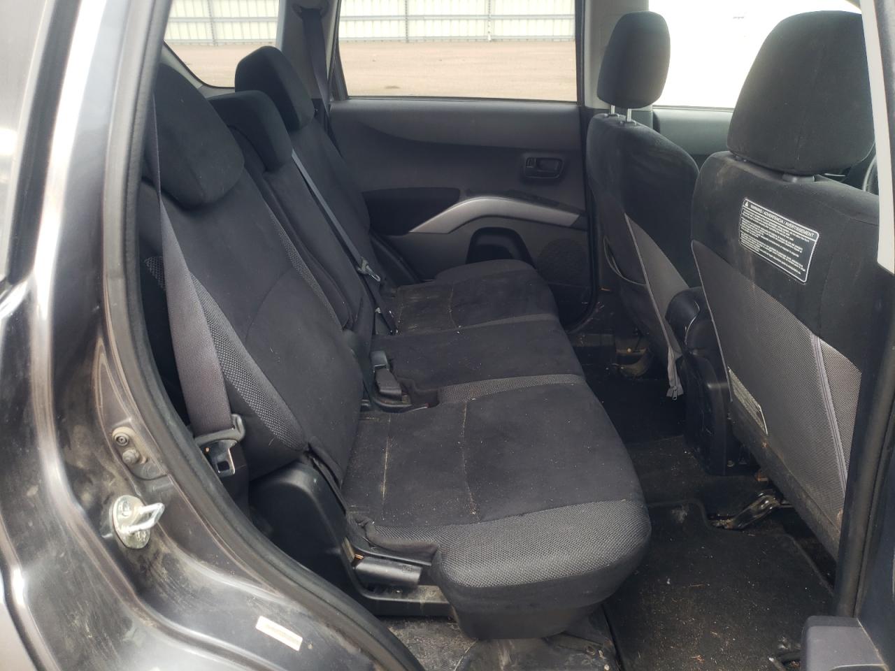 Photo 6 from auction – 2007 MITSUBISHI OUTLANDER with VIN JA4MS31X37U013413