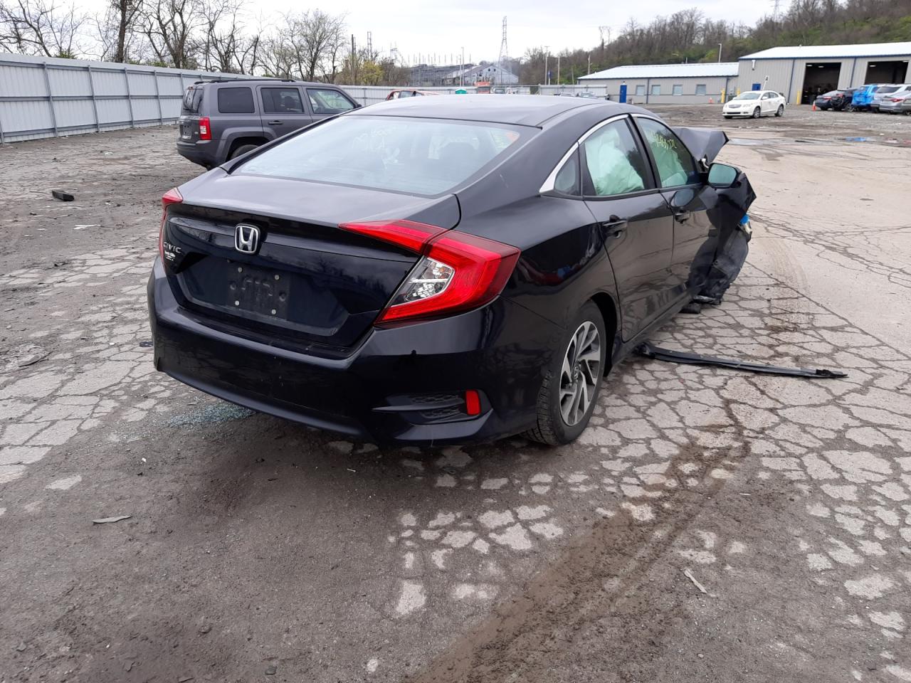 Photo 4 from auction – 2016 HONDA CIVIC EX with VIN 19XFC2F74GE249792