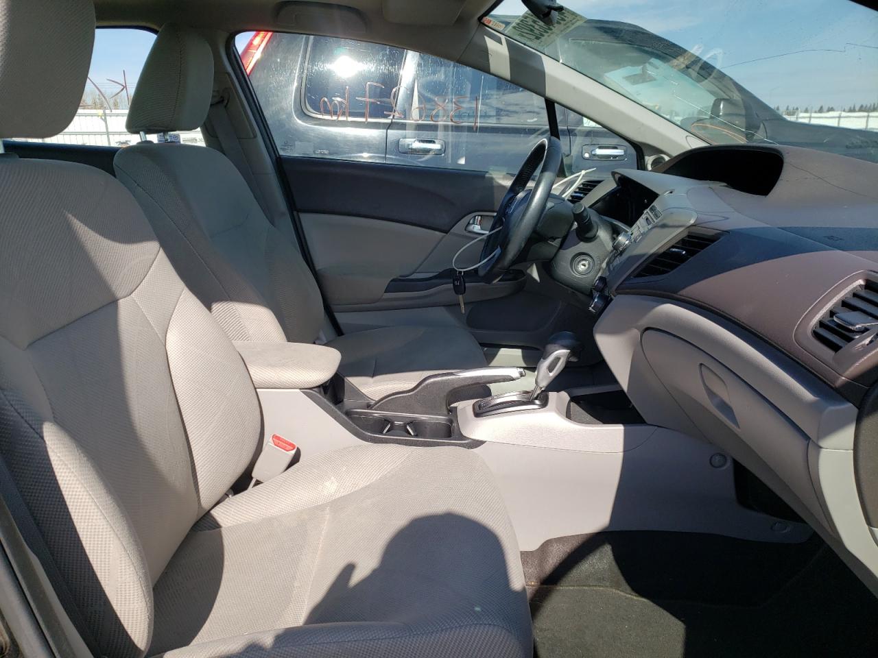 Photo 5 from auction – 2012 HONDA CIVIC LX with VIN 2HGFB2F54CH112921