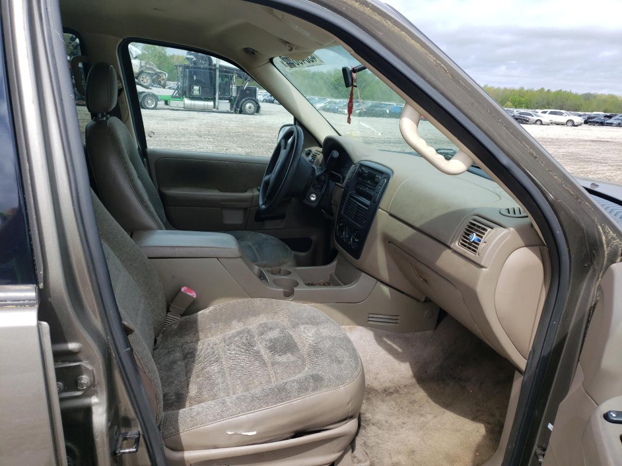 Photo 5 from auction – 2004 FORD EXPLORER X with VIN 1FMZU62K24ZA26349