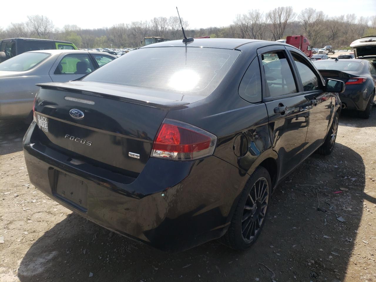 Photo 4 from auction – 2011 FORD FOCUS SES with VIN 1FAHP3GN4BW126952