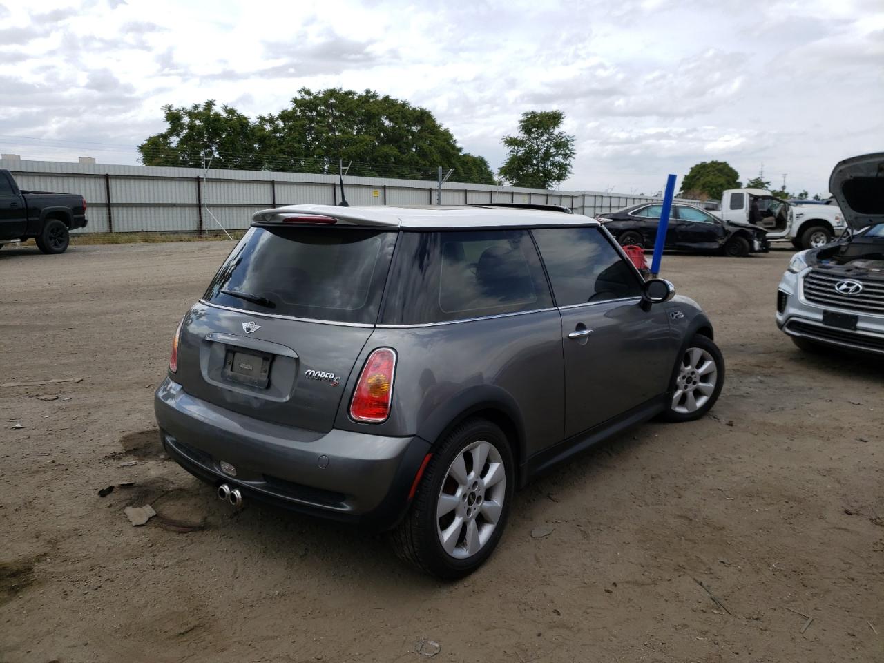Photo 4 from auction – 2002 MINI COOPER S with VIN WMWRE33422TD53480