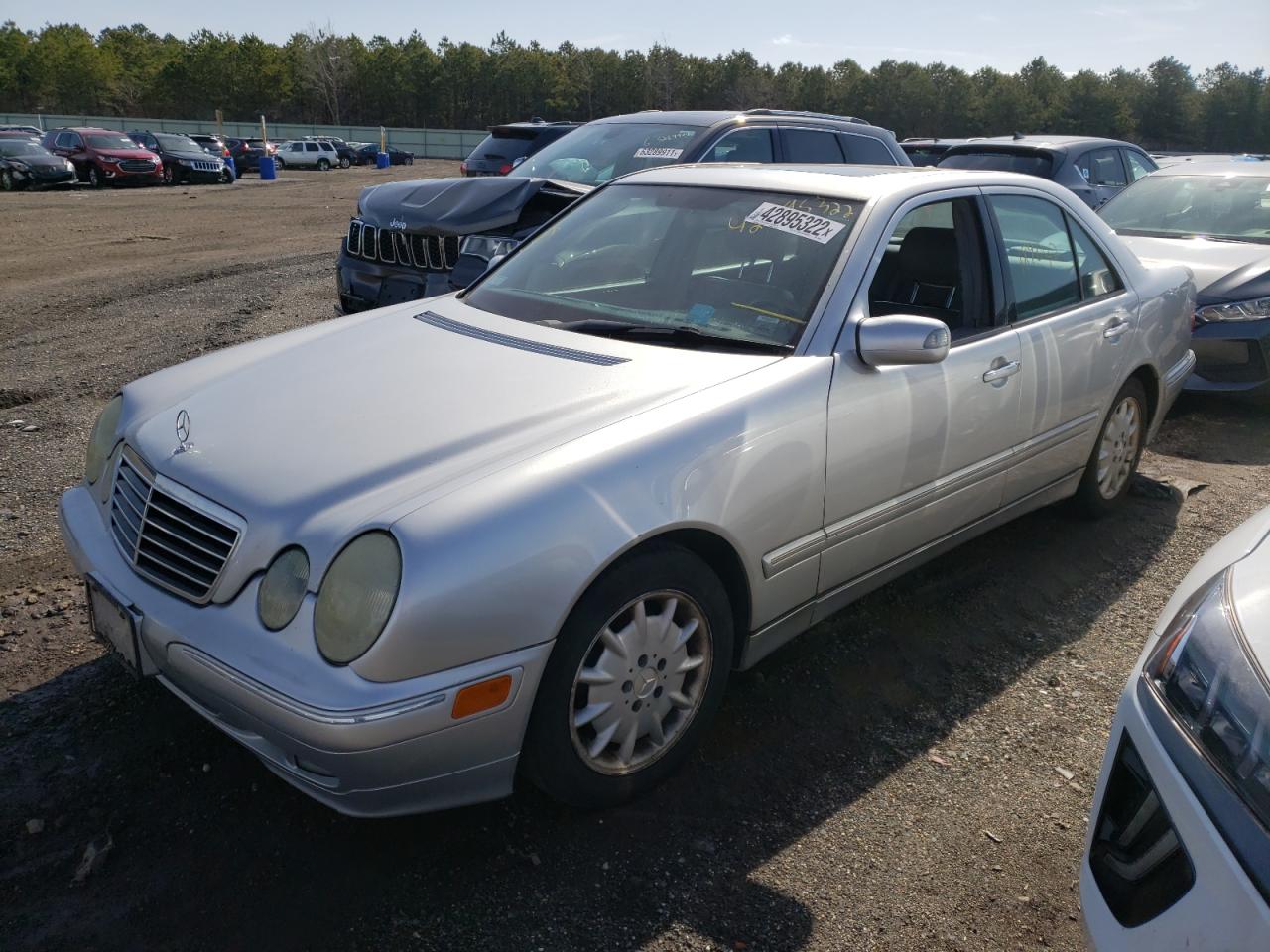 Photo 2 from auction – 2001 MERCEDES-BENZ E 320 with VIN WDBJF65J21B345381