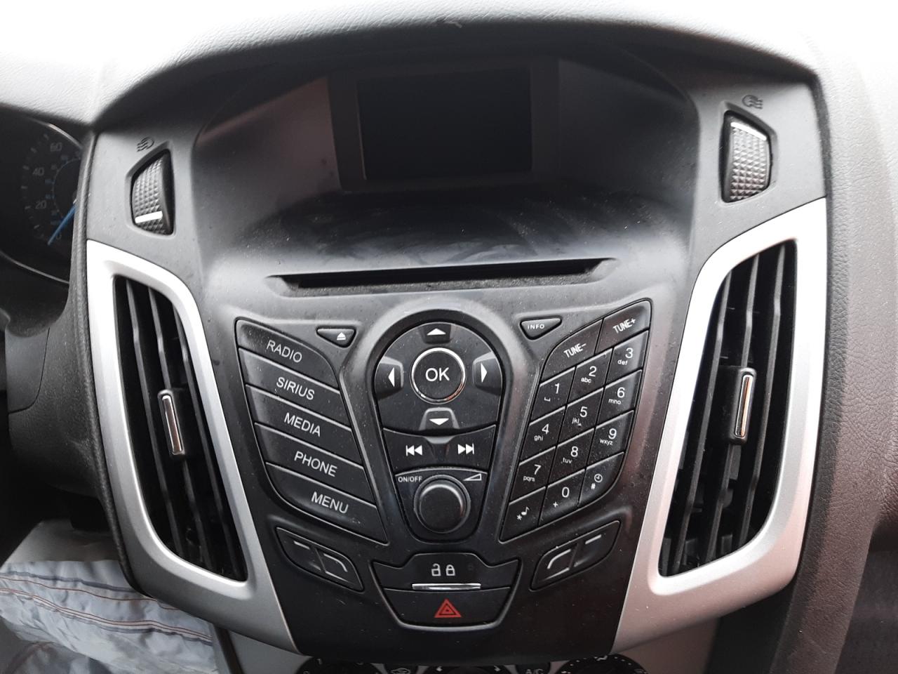 Photo 9 from auction – 2014 FORD FOCUS SE with VIN 1FADP3K26EL137243