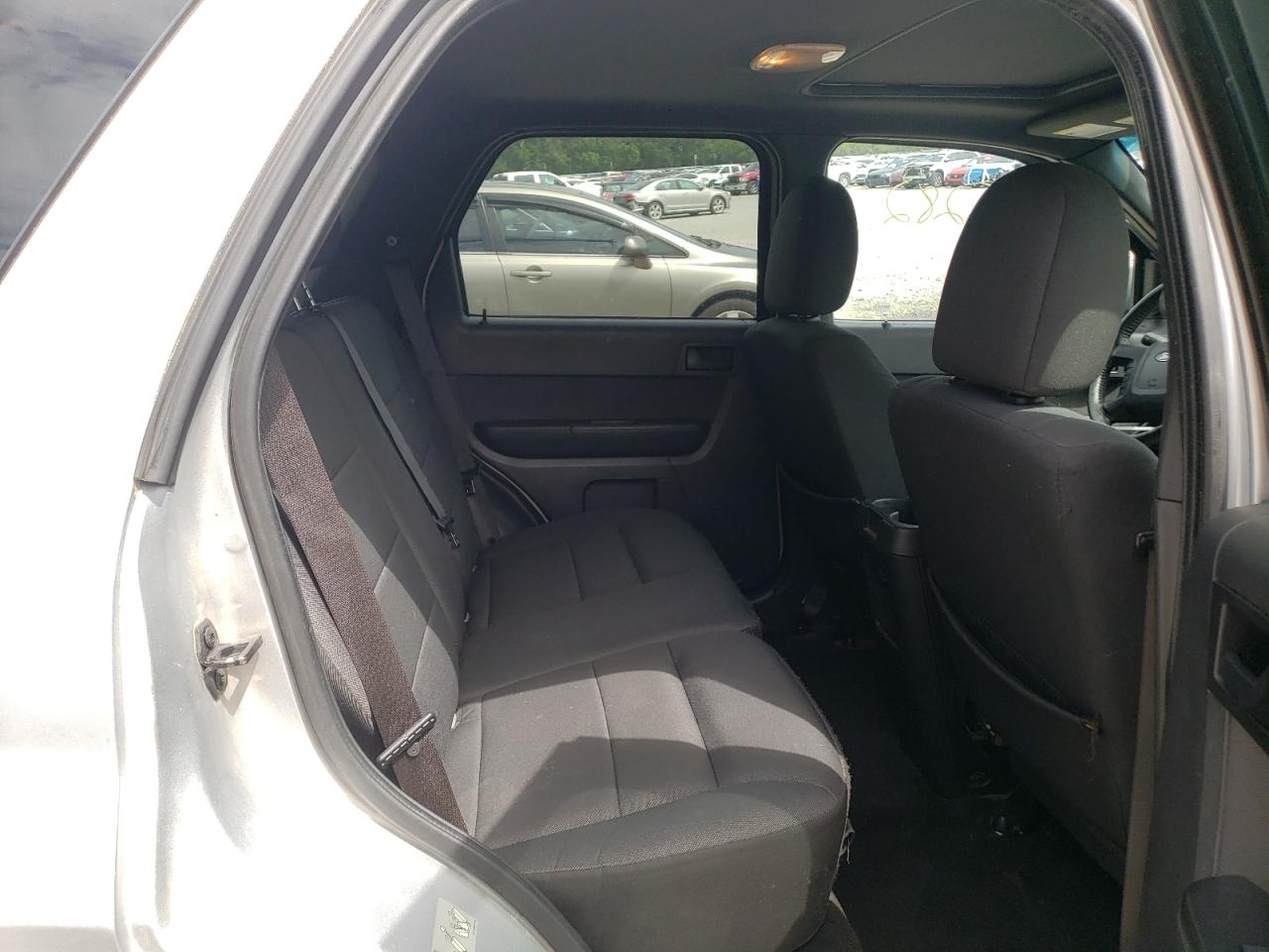 Photo 6 from auction – 2010 FORD ESCAPE XLT with VIN 1FMCU0D70AKD37052
