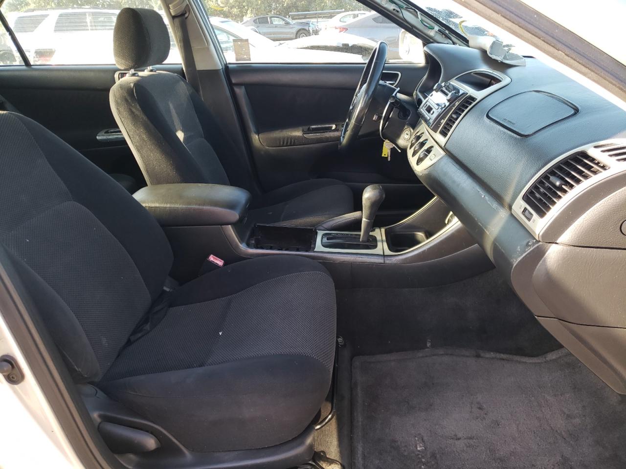 Photo 5 from auction – 2002 TOYOTA CAMRY LE with VIN JTDBE32K720043621