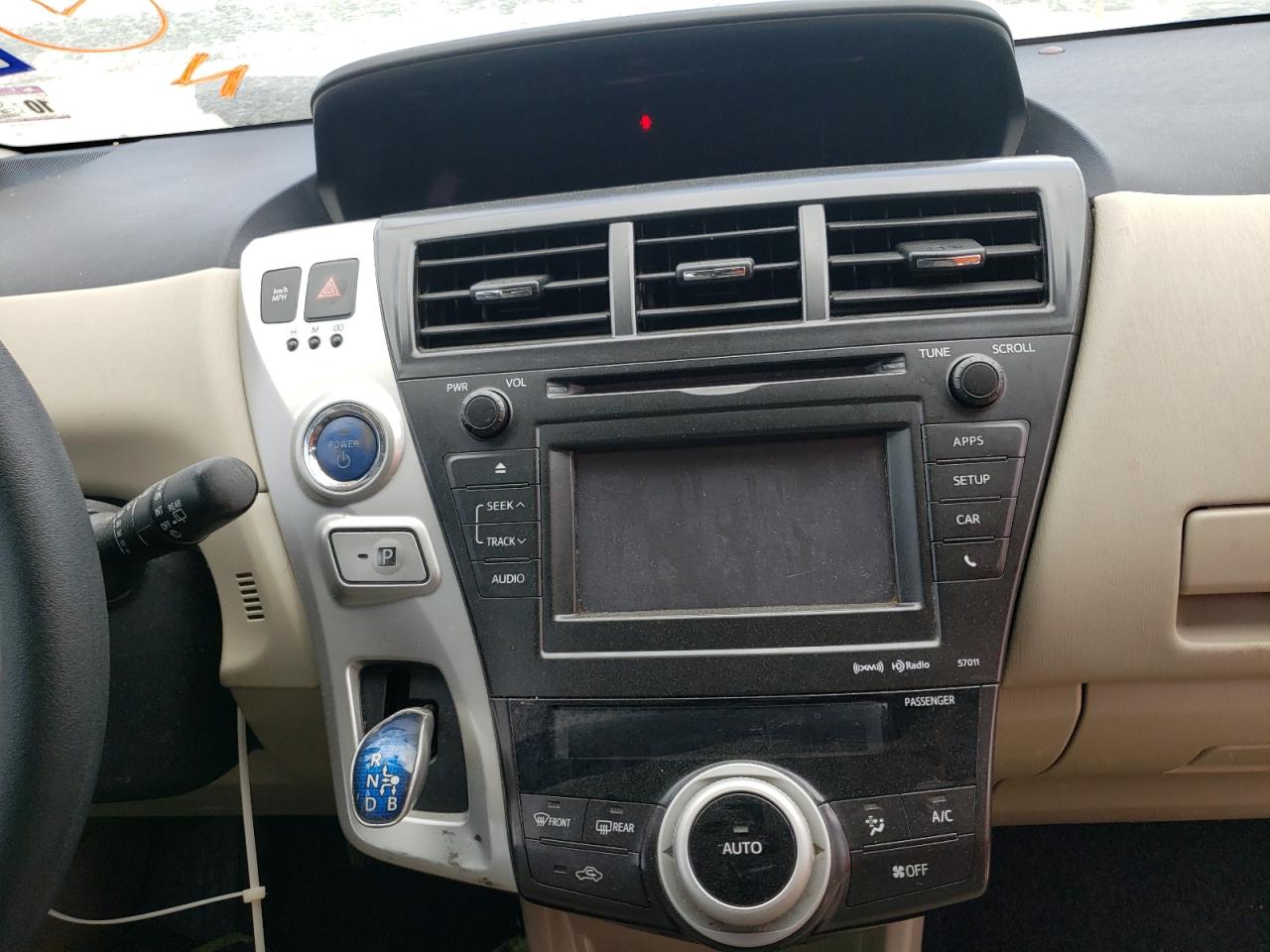 Photo 9 from auction – 2014 TOYOTA PRIUS V with VIN JTDZN3EU7E3365528