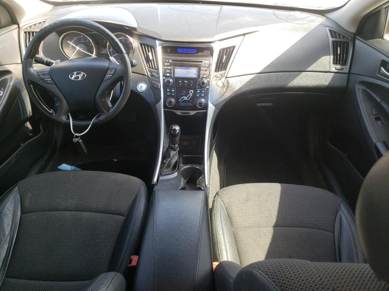 Photo 9 from auction – 2012 HYUNDAI SONATA SE with VIN 5NPEC4ABXCH444241