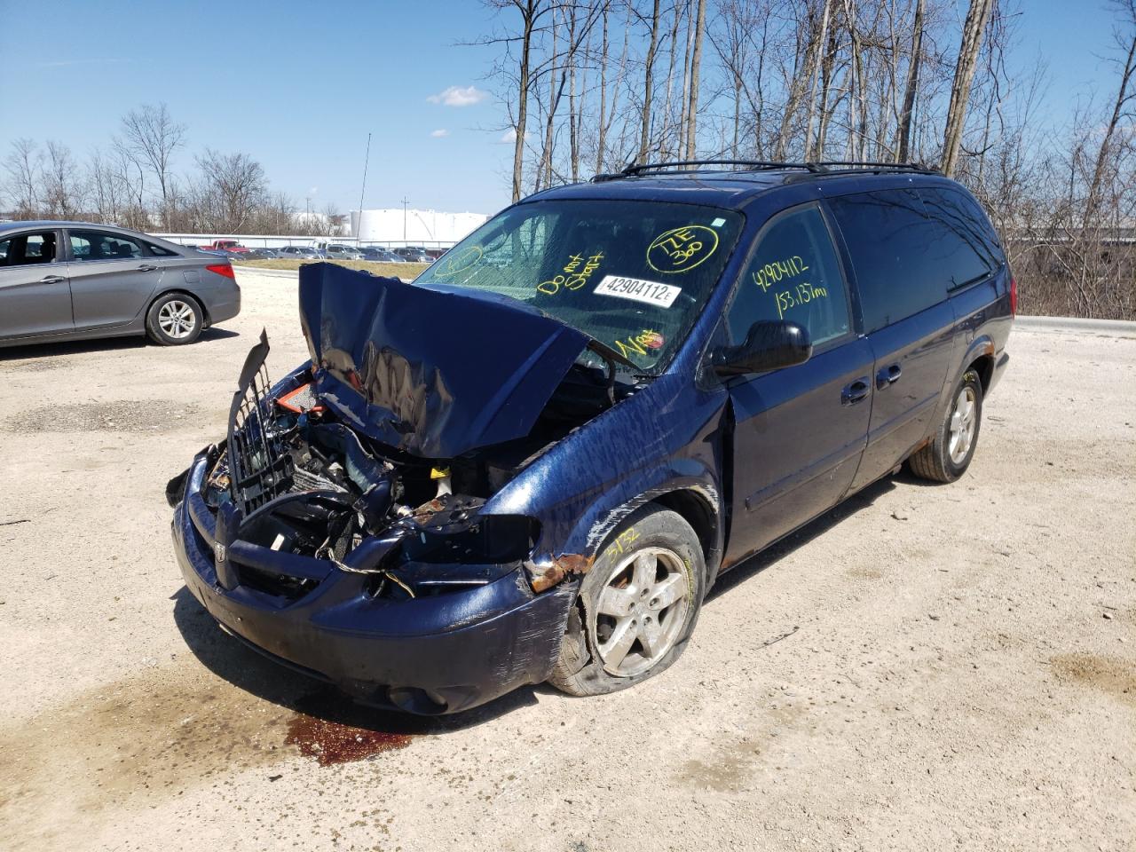 Photo 2 from auction – 2005 DODGE GRAND CARA with VIN 2D4GP44L25R540164