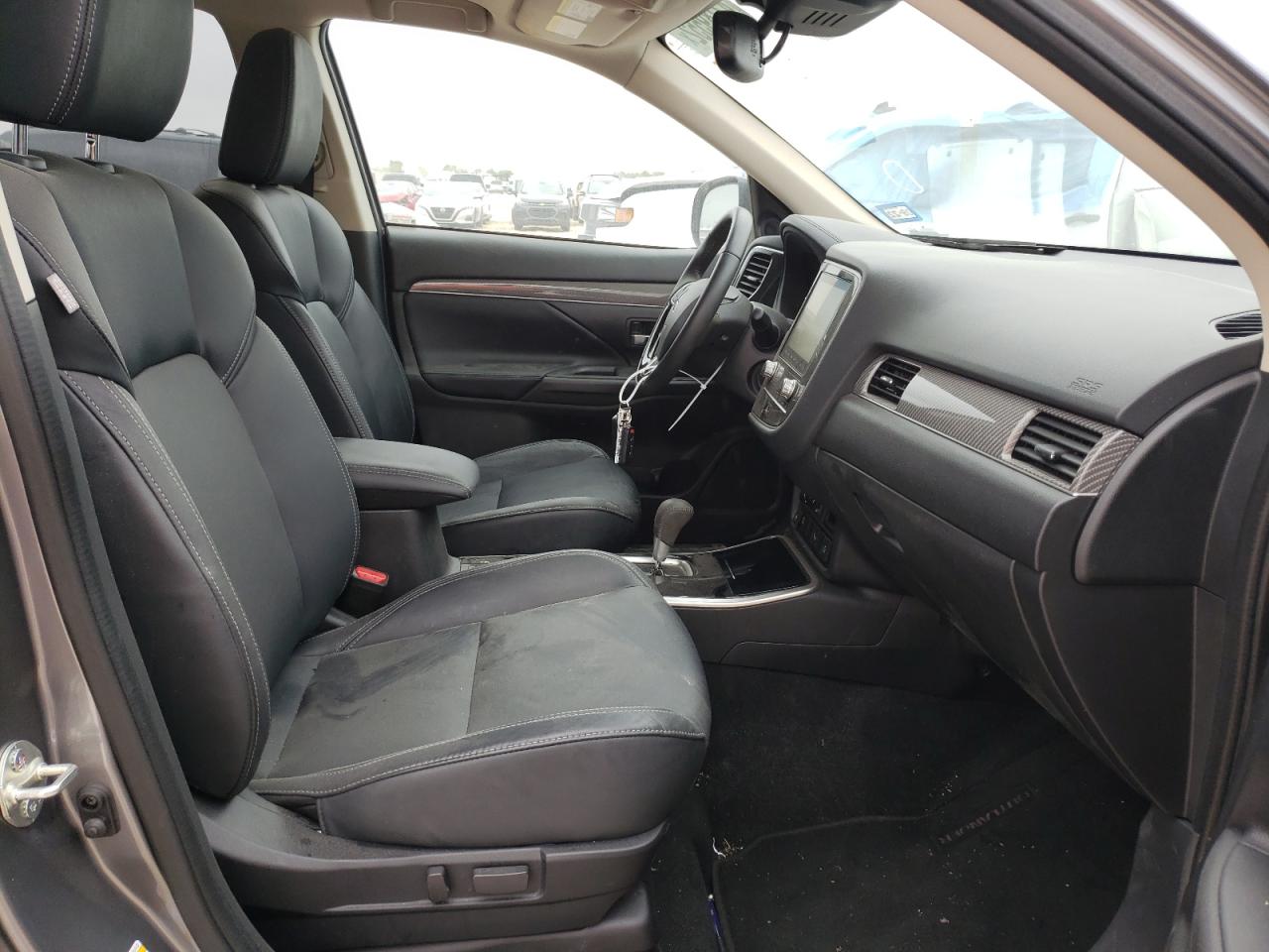 Photo 5 from auction – 2020 MITSUBISHI OUTLANDER with VIN JA4AD3A35LJ001270
