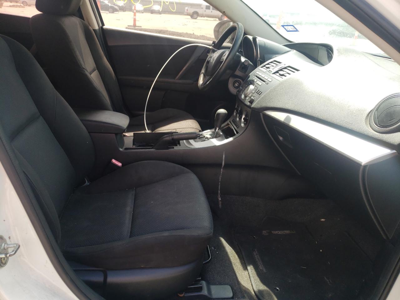Photo 5 from auction – 2011 MAZDA 3 I with VIN JM1BL1VFXB1499048