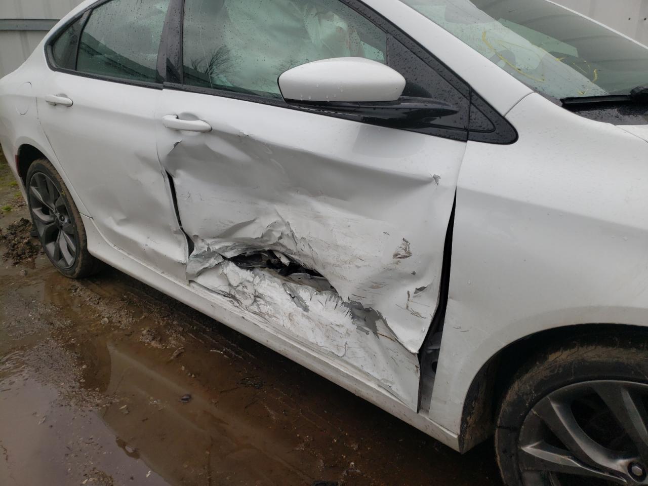 Фото 9 с аукциона – 2015 CHRYSLER 200 S с VIN 1C3CCCBG5FN533445