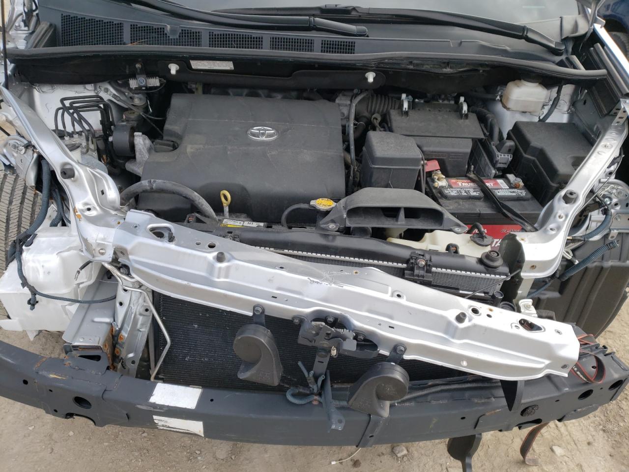 Photo 7 from auction – 2015 TOYOTA SIENNA LE with VIN 5TDKK3DCXFS677913