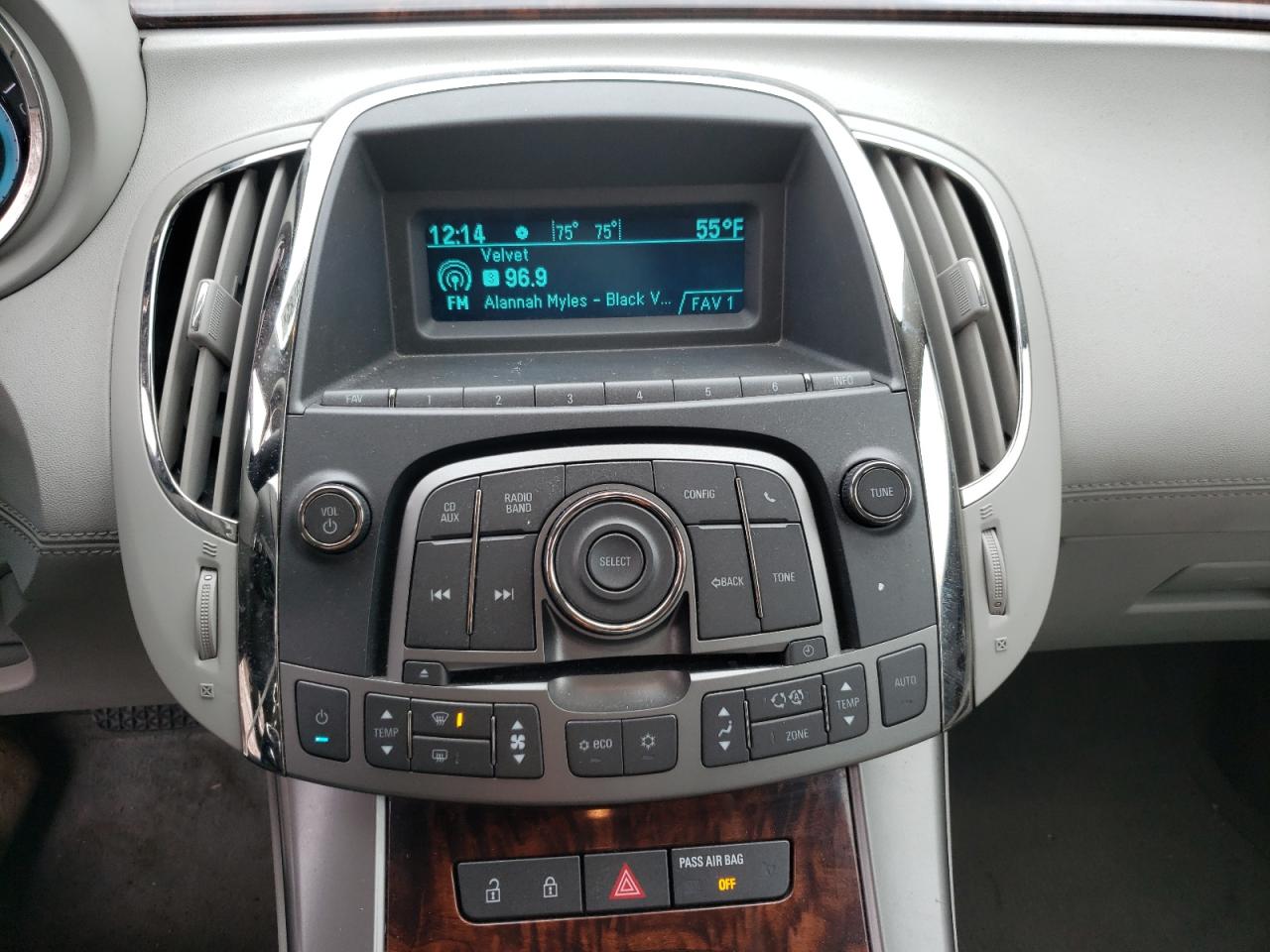 Photo 9 from auction – 2012 BUICK LACROSSE with VIN 1G4GA5ER8CF163038