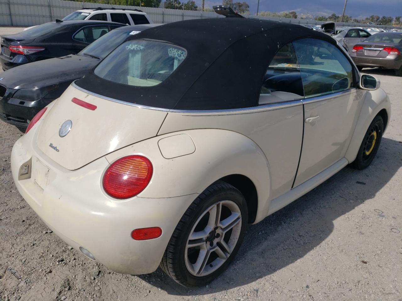 Photo 4 from auction – 2004 VOLKSWAGEN NEW BEETLE with VIN 3VWCD31Y34M336930
