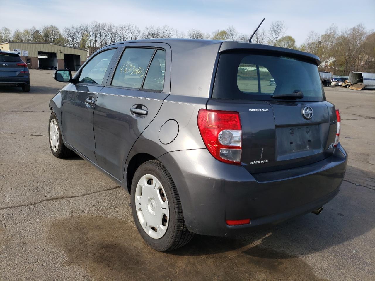 Photo 3 from auction – 2009 TOYOTA SCION XD with VIN JTKKU10439J049683