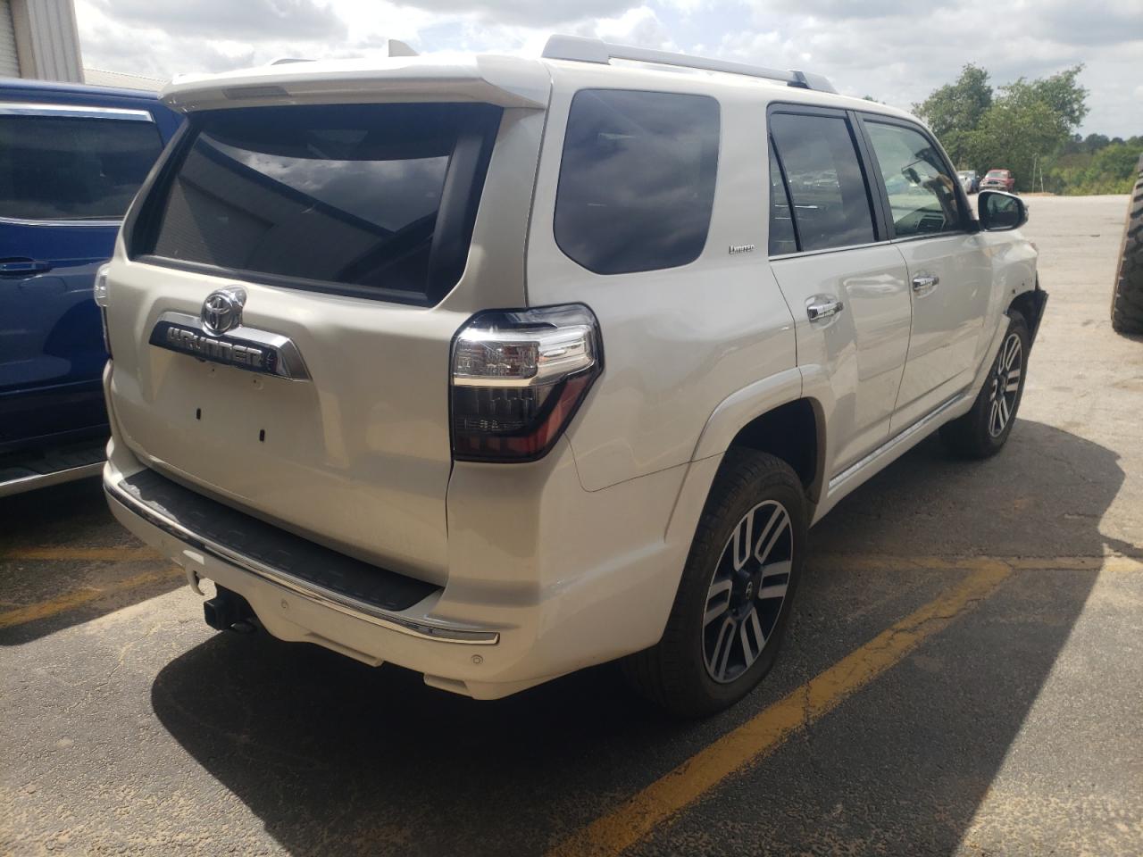 Photo 4 from auction – 2018 TOYOTA 4RUNNER SR with VIN JTEBU5JR1J5576736