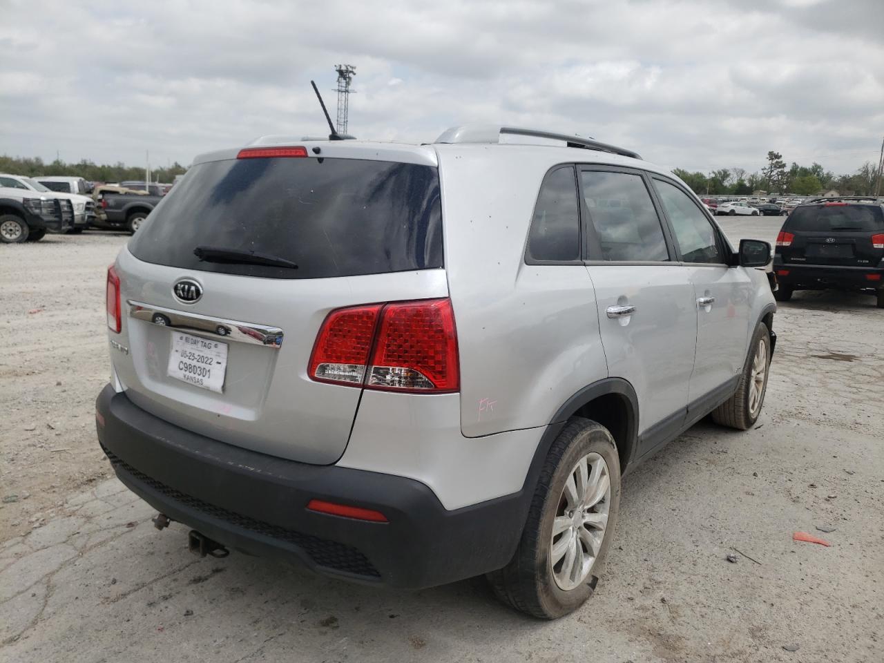 Photo 4 from auction – 2011 KIA SORENTO BA with VIN 5XYKTDA24BG069827