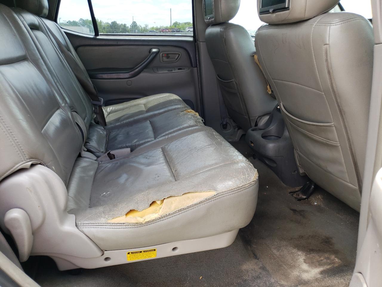 Photo 6 from auction – 2005 TOYOTA SEQUOIA SR with VIN 5TDZT34A15S247180