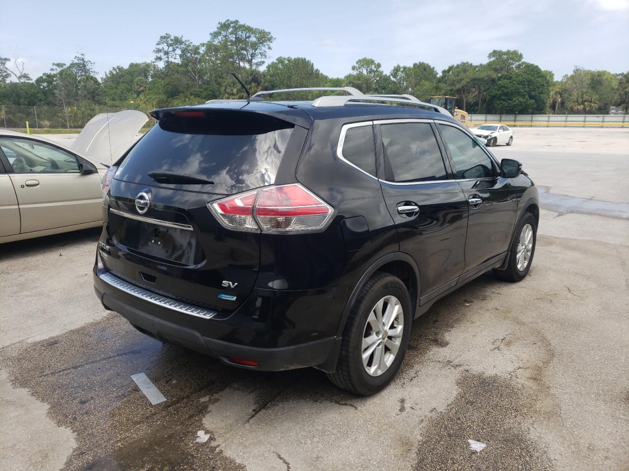 Photo 4 from auction – 2014 NISSAN ROGUE S with VIN 5N1AT2MT7EC858417