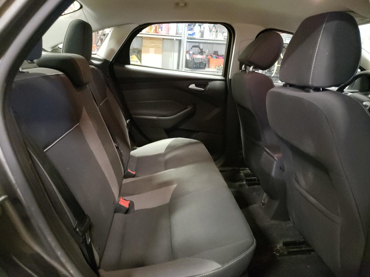 Zdjęcie 6 z aukcji – 2014 FORD FOCUS SE/S z VIN 1FADP3F21EL112308